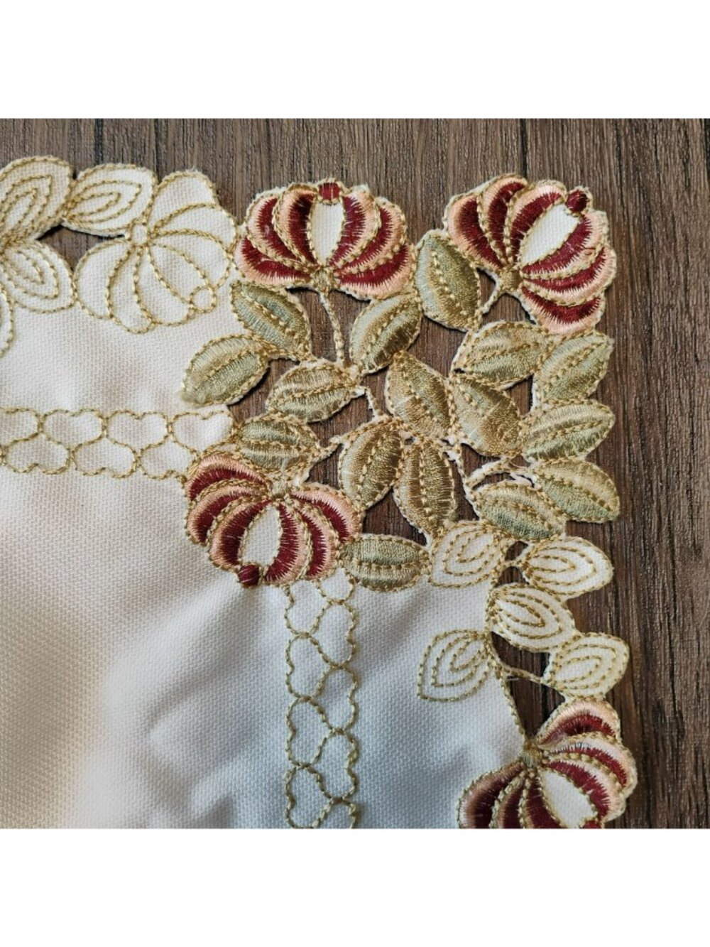 Vintage Floral Embroidered Cutwork Placemats Cream Rose Lace Set of 2, Cottage - Picture 2 of 7